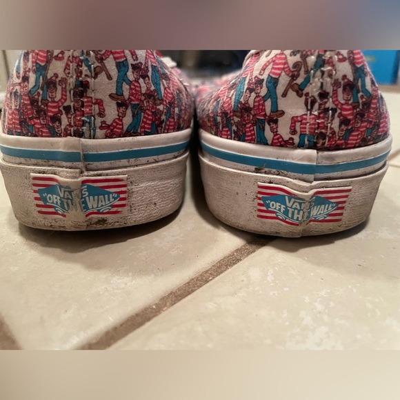 Vans where’s waldo shoes - Picture 4 of 5